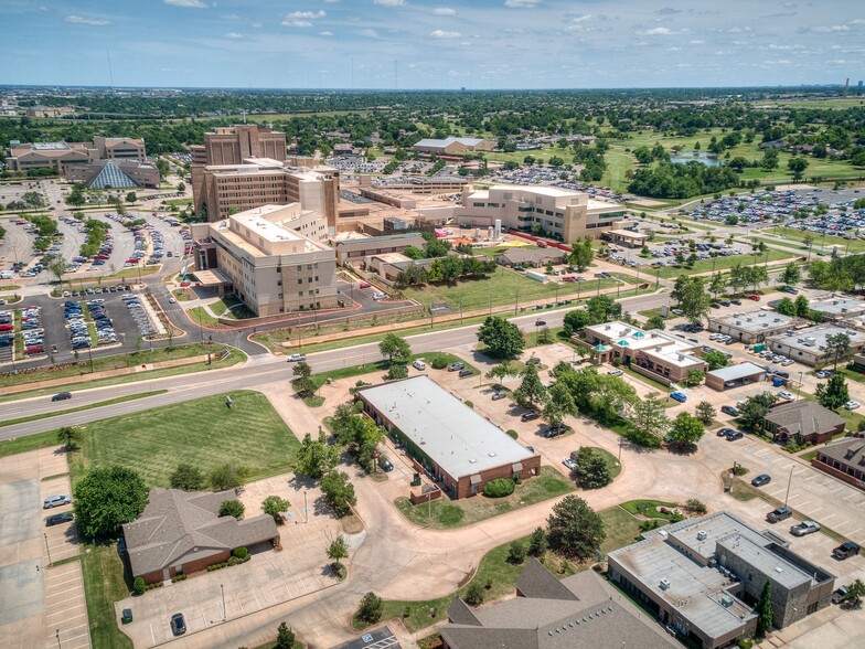 13509 N Meridian Ave, Oklahoma City, OK for lease - Building Photo - Image 2 of 10