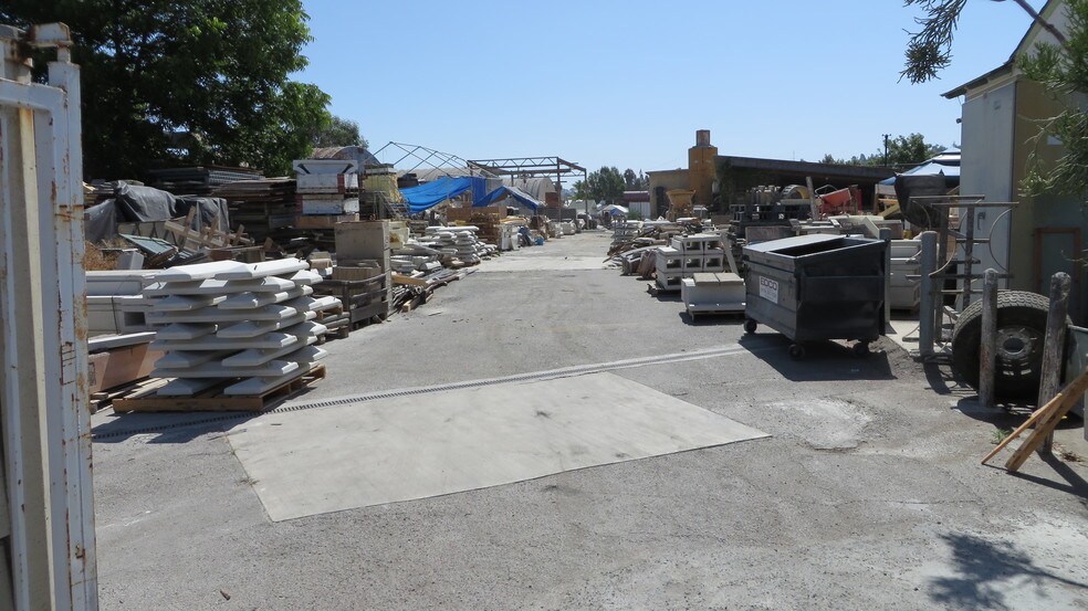 3239 Bancroft Dr, Spring Valley, CA 91977