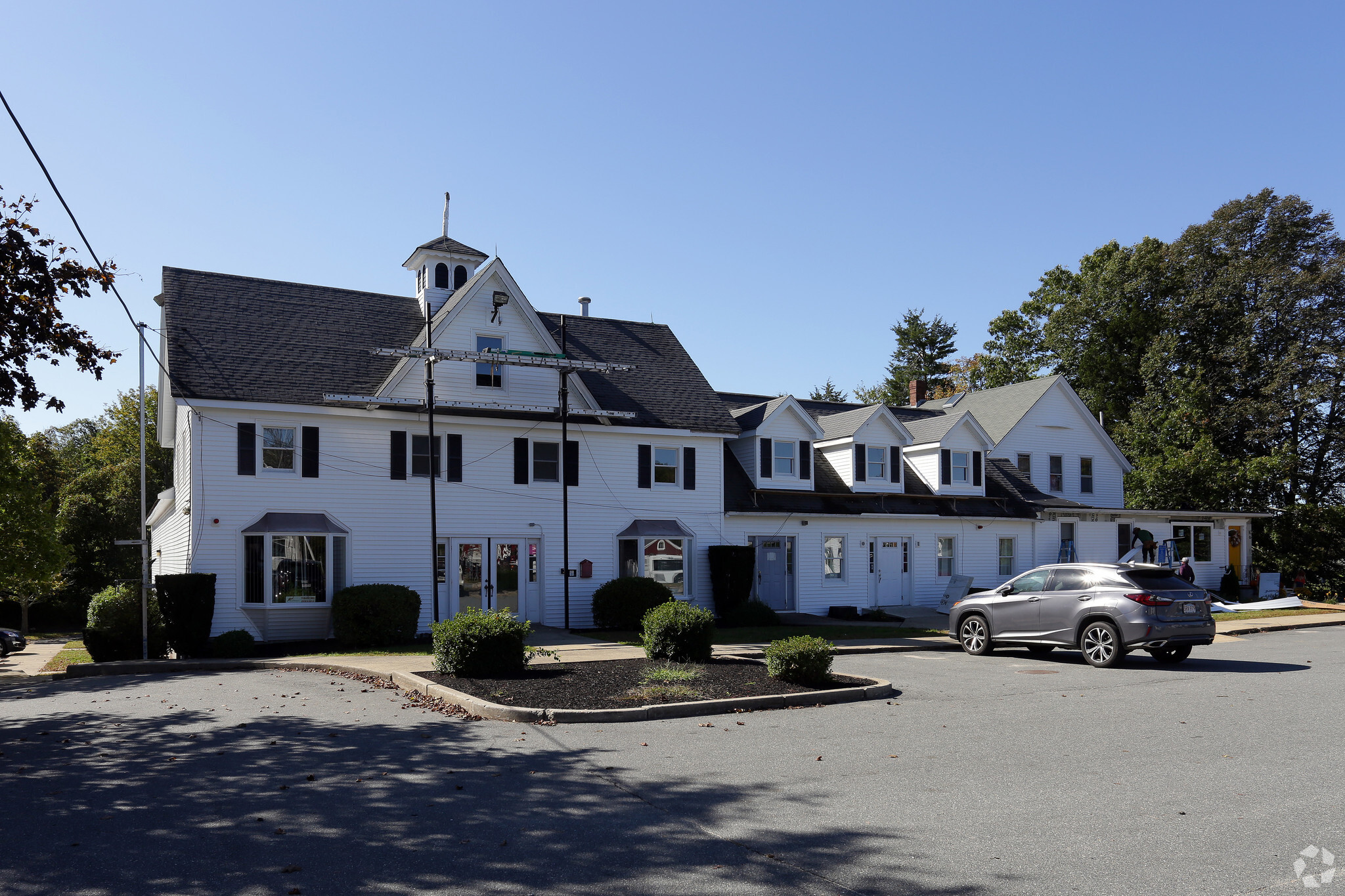 Office in Dartmouth, MA for sale Primary Photo- Image 1 of 1