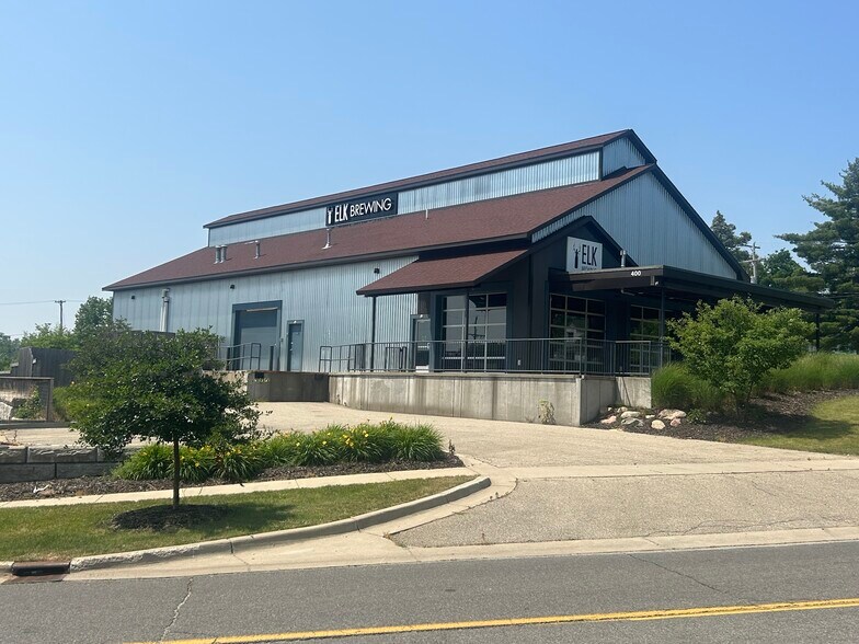 400 Dodge Rd NE, Comstock Park, MI for sale - Primary Photo - Image 1 of 1