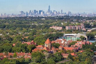 6 Burns St, Forest Hills, NY - aerial  map view