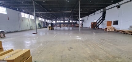 707 Commercial Ave, Carlstadt, NJ for lease Building Photo- Image 2 of 3