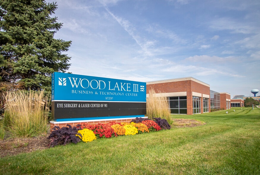 10200 Innovation Dr, Milwaukee, WI for lease - Building Photo - Image 2 of 6