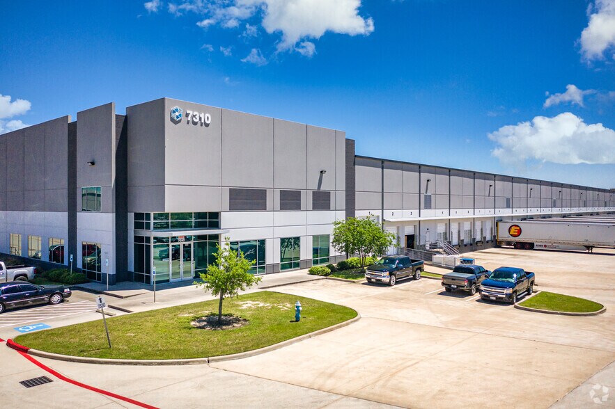7310 Langfield Rd, Houston, TX for sale - Primary Photo - Image 1 of 1