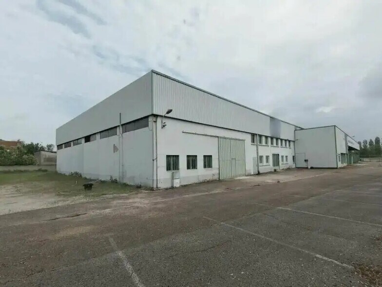 Flex in Troyes for lease - Building Photo - Image 2 of 6