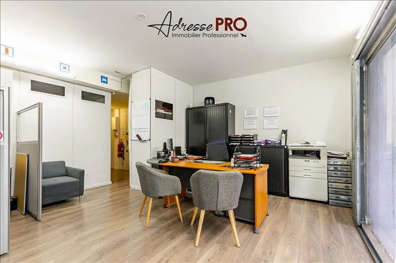 Retail in Bordeaux for sale Building Photo- Image 1 of 5