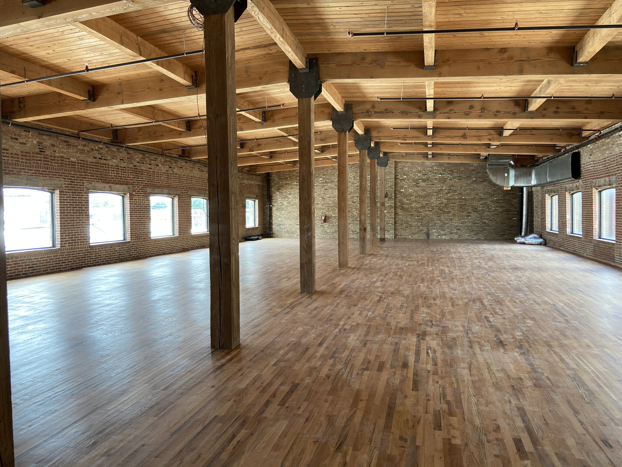 3057 N Rockwell St, Chicago, IL for lease Interior Photo- Image 1 of 4