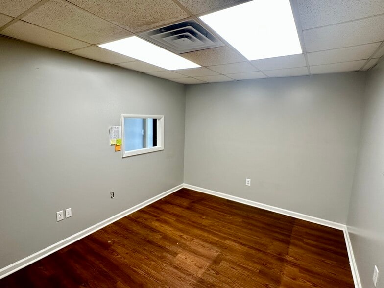 315 Transport Dr, Cookeville, TN for lease - Building Photo - Image 3 of 43