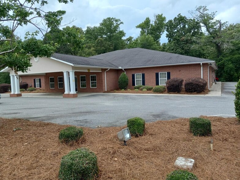 207 Fairview Park Dr, Dublin, GA for lease - Building Photo - Image 1 of 8