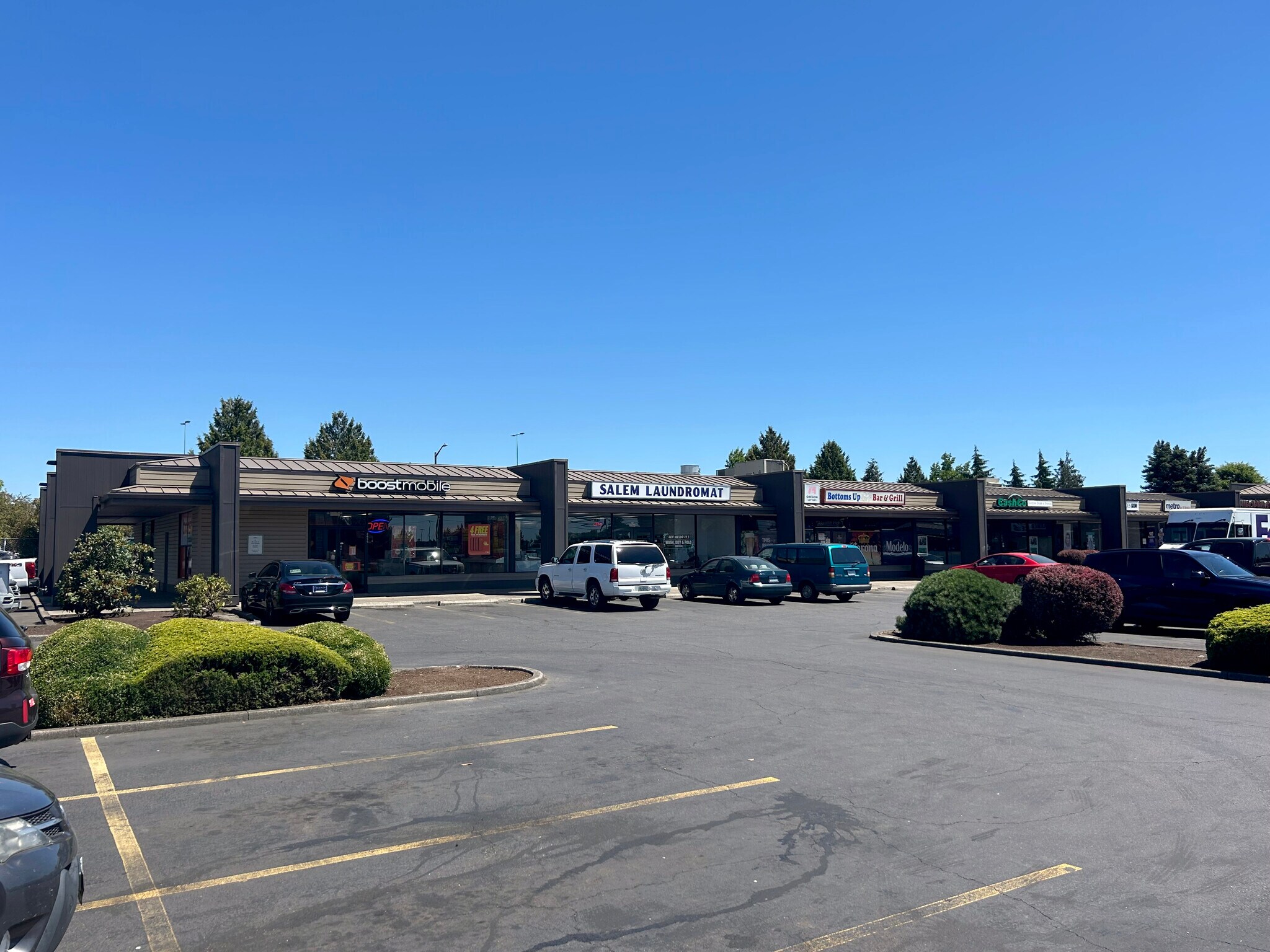 3052-3090 Lancaster Dr NE, Salem, OR for lease Building Photo- Image 1 of 13