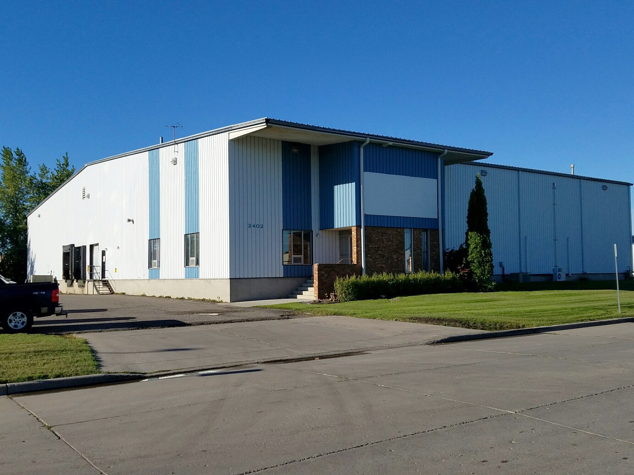 2402 8th Ave N, Fargo, ND for sale Building Photo- Image 1 of 1