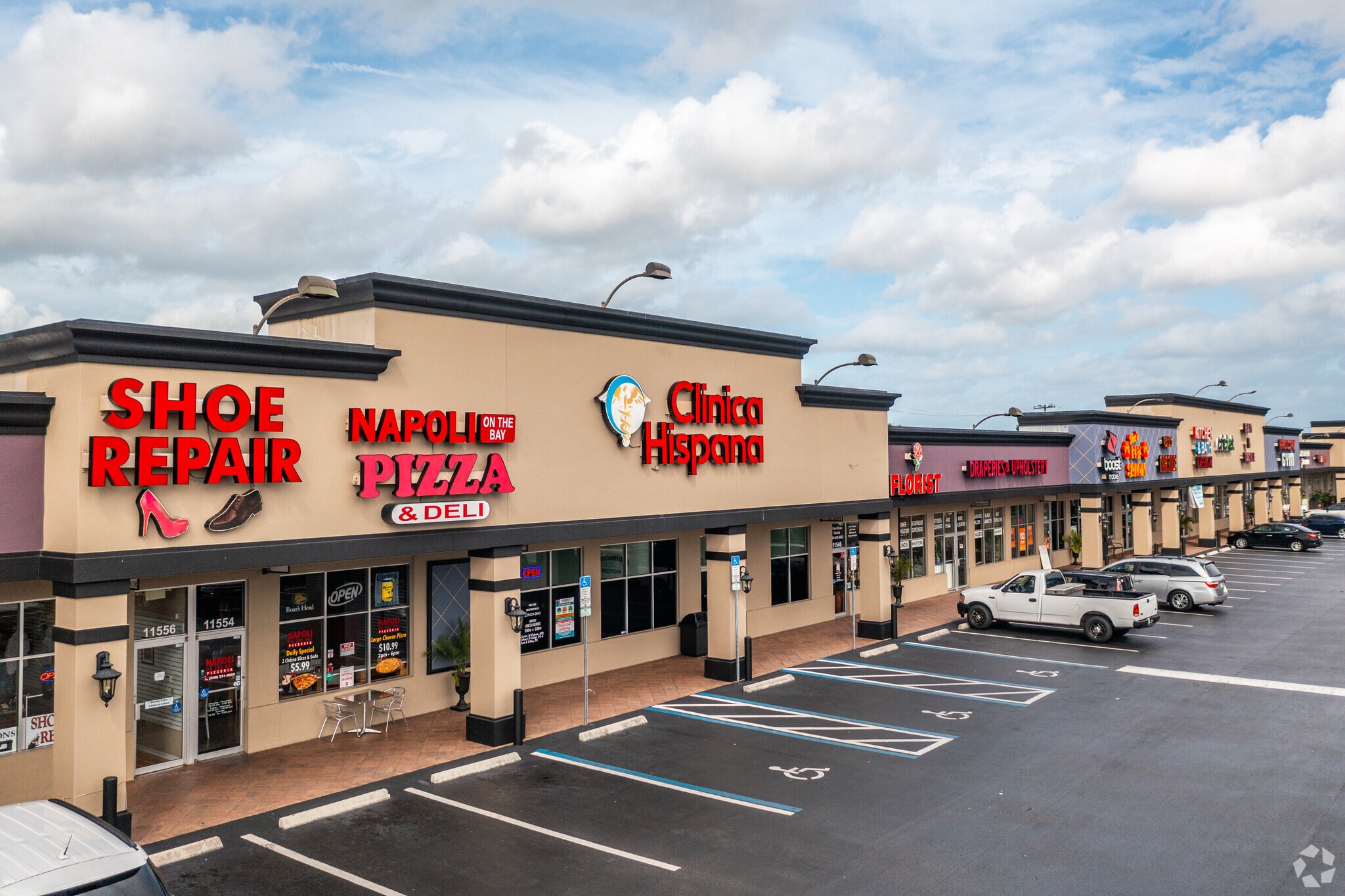 1150211572 Tamiami Trl E, Naples, FL 34113 Hitching Post Plaza