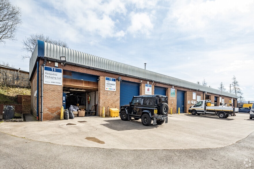 Balderstone Clos, Burnley for lease - Primary Photo - Image 1 of 3