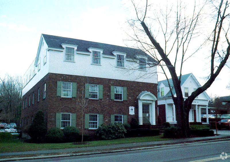 42 Washington St, Wellesley, MA for lease - Primary Photo - Image 1 of 3