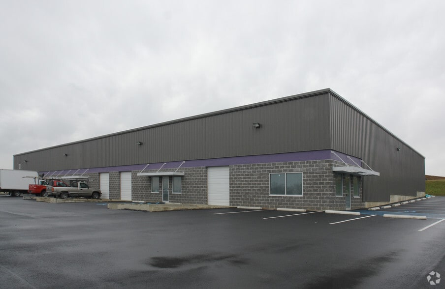 100-104 Tomahawk Dr, Kutztown, PA for lease - Building Photo - Image 3 of 12