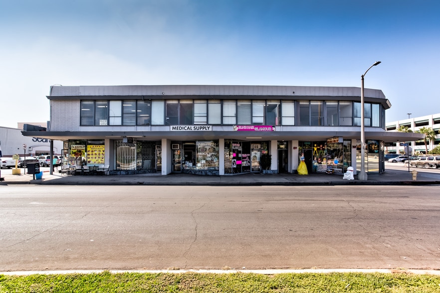 12150-12162 Hamlin St, North Hollywood, CA for lease - Building Photo - Image 3 of 9