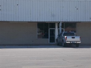 1403-1515 S Santa Fe Ave, Chanute, KS for lease Building Photo- Image 2 of 13