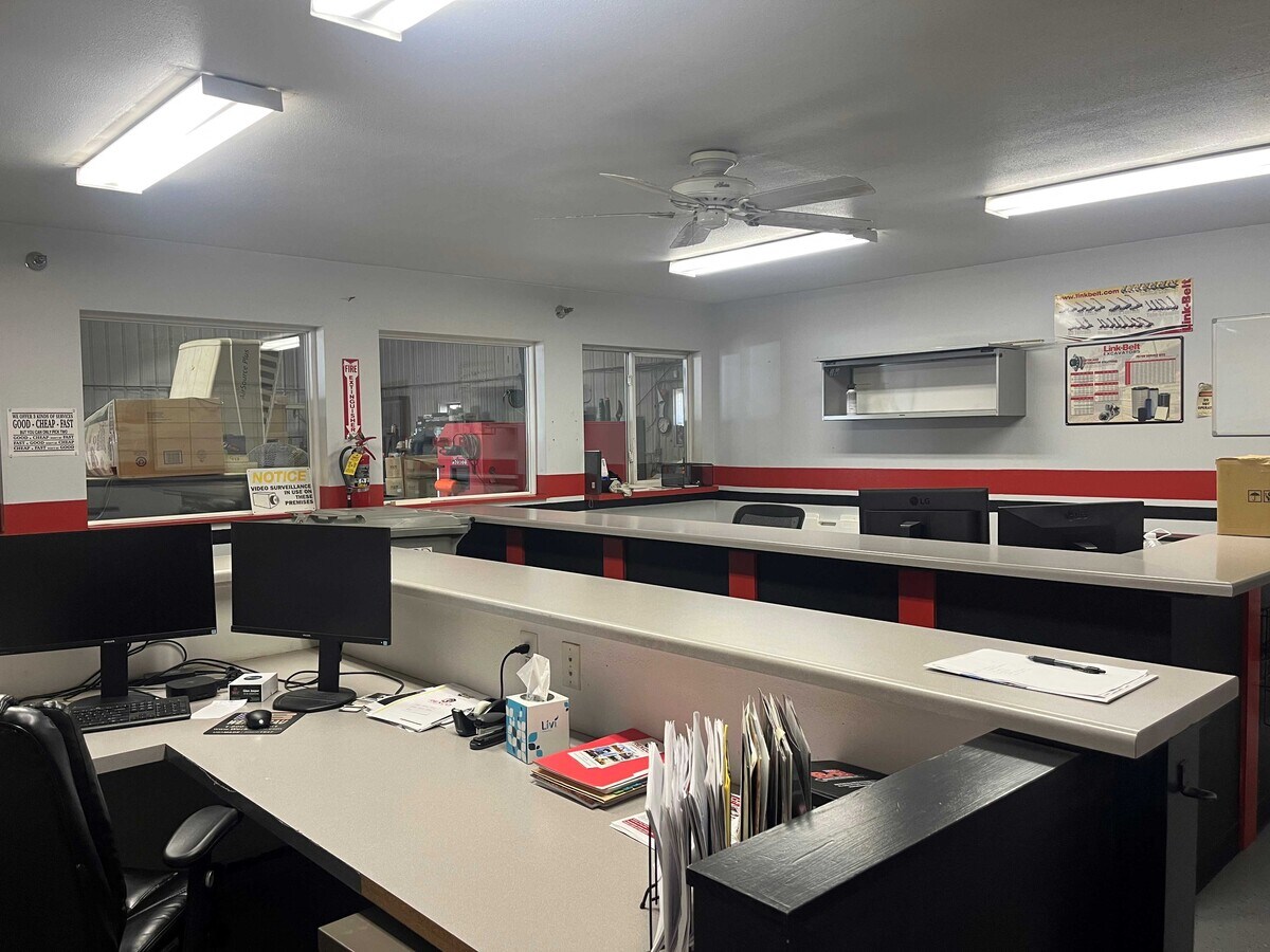 1925 Blairs Ferry Rd NE, Cedar Rapids, IA 52402 | LoopNet