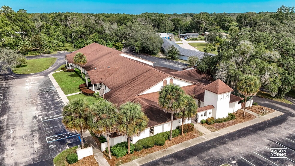 5431 E Silver Springs Blvd, Silver Springs, FL for lease - Building Photo - Image 2 of 10