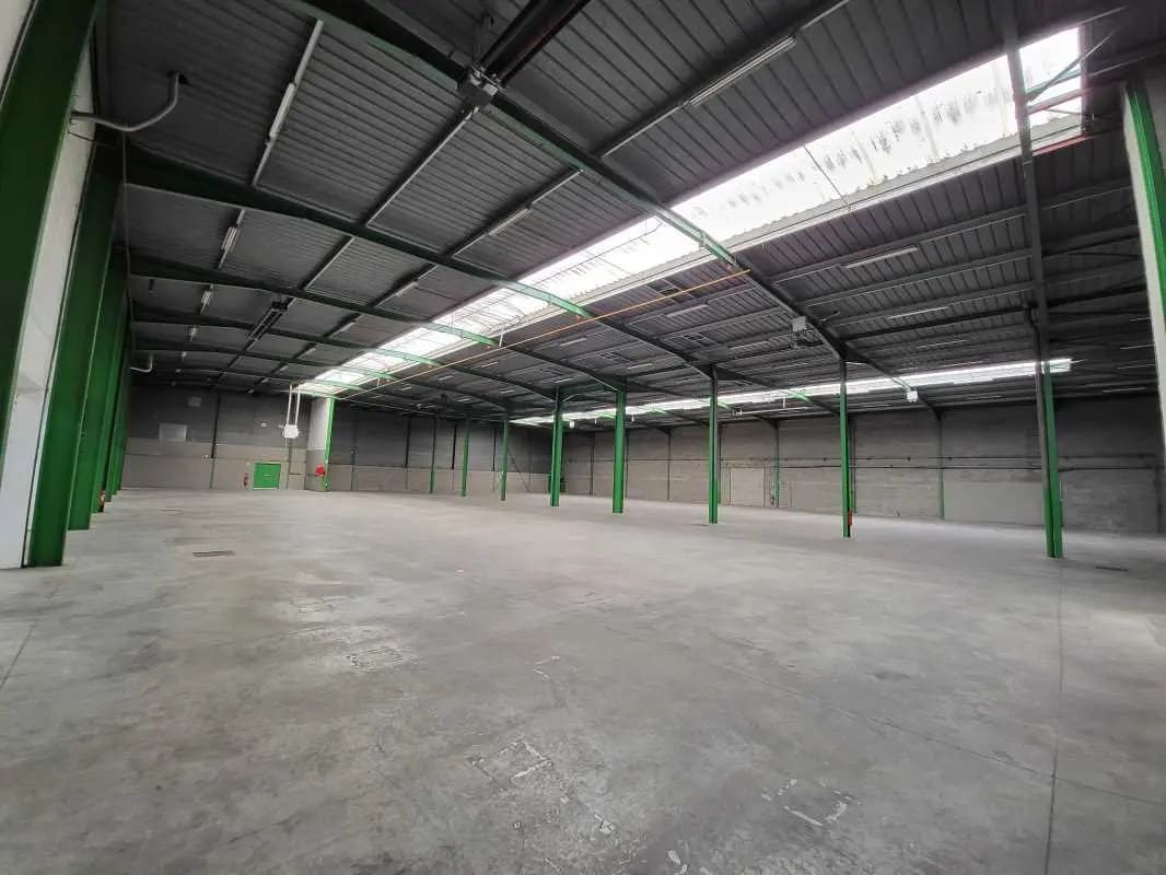 Office in Genas for lease Building Photo- Image 1 of 2