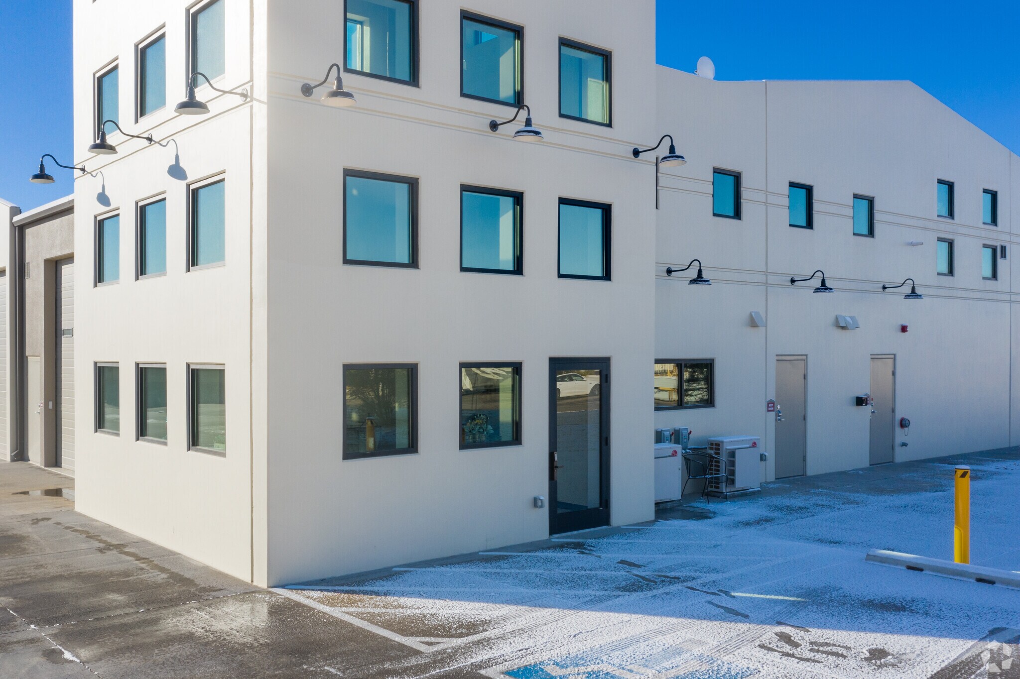 1931 Liggett Rd, Castle Rock, CO 80109 Garage Condos at Hangmans