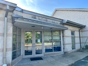 4909 Munson St NW, Canton, OH for lease Interior Photo- Image 2 of 10