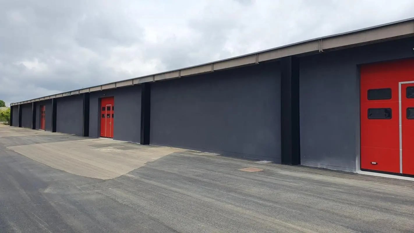 Flex in Coignières for lease Building Photo- Image 1 of 6