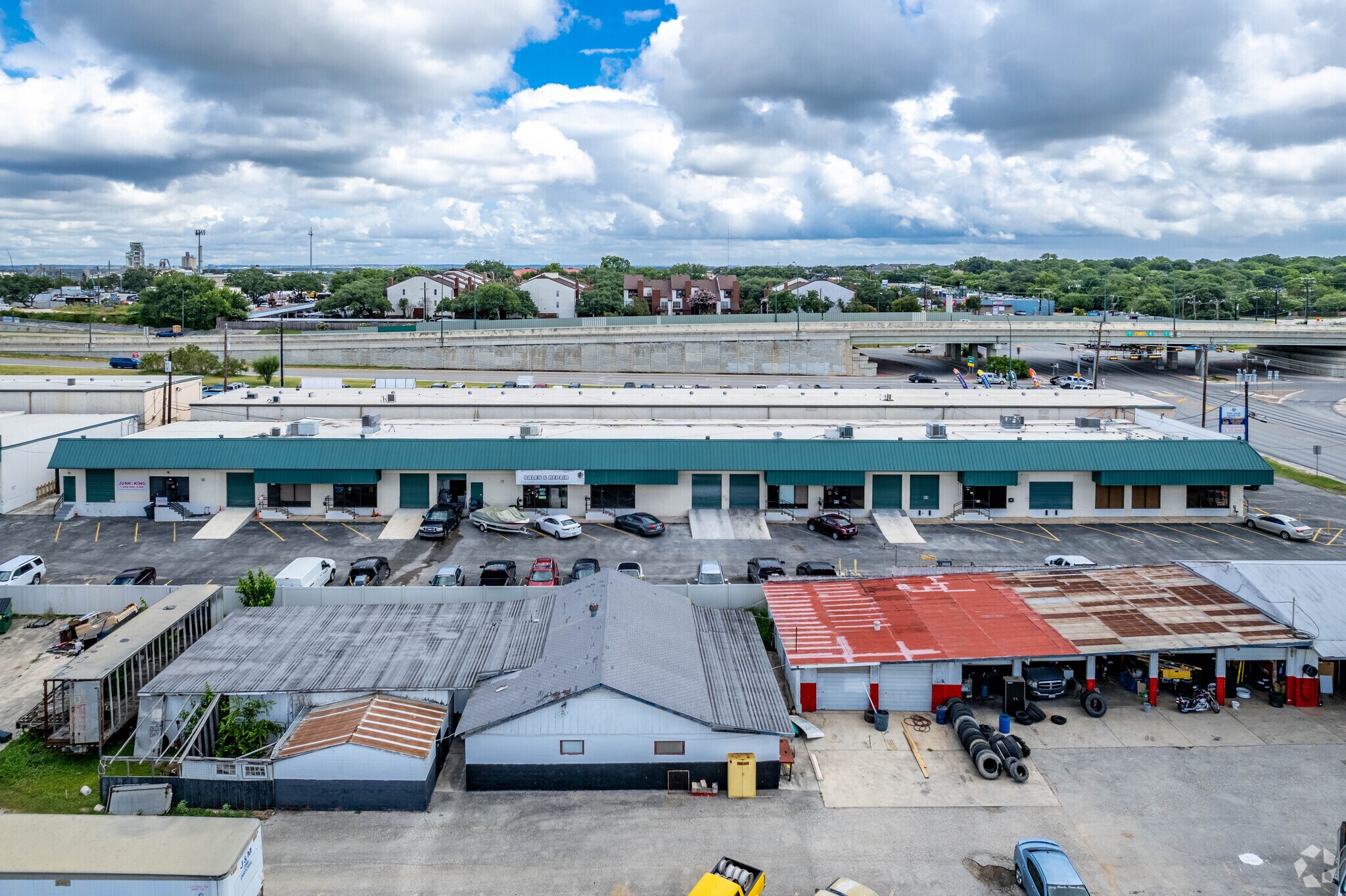 10415 Perrin Beitel Rd, San Antonio, TX 78217 Office Warehouses For