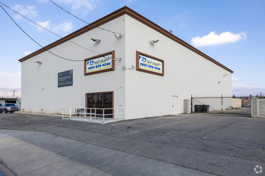 410 N State St, Hemet, CA for sale - Building Photo - Image 1 of 25