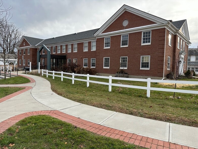 5 Carver St, Brandon, VT for lease - Primary Photo - Image 1 of 7