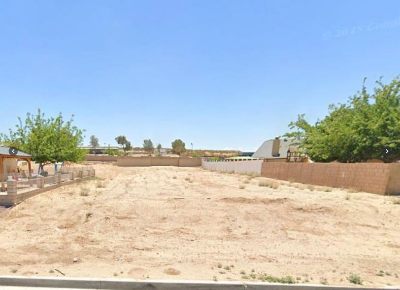 13799 Windward Ln, Helendale, CA for sale - Building Photo - Image 3 of 3