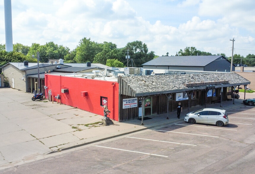 Tea Restaurant & Casino w/ Outparcel portfolio of 2 properties for sale on LoopNet.com - Building Photo - Image 3 of 30