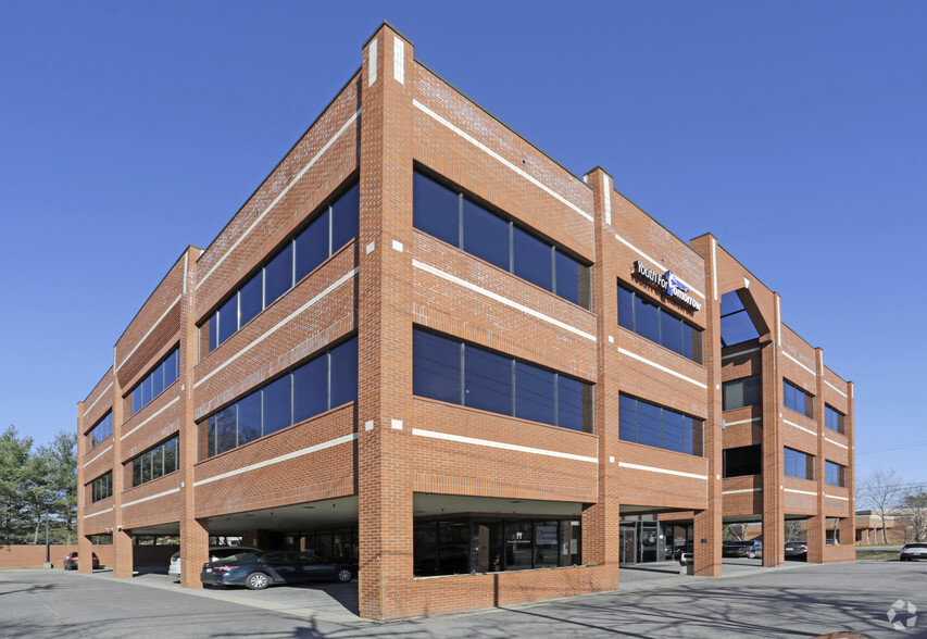 6800 Backlick Rd, Springfield, VA for lease - Building Photo - Image 1 of 9