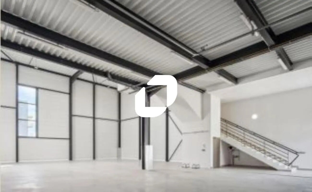 Flex in Chalifert for lease Interior Photo- Image 1 of 6