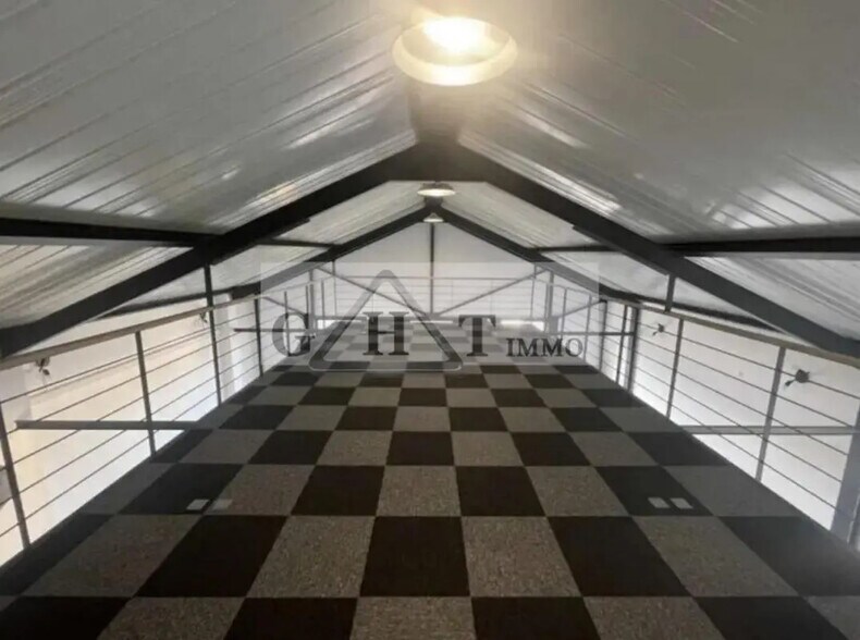 Office in Wissous for lease - Interior Photo - Image 2 of 5