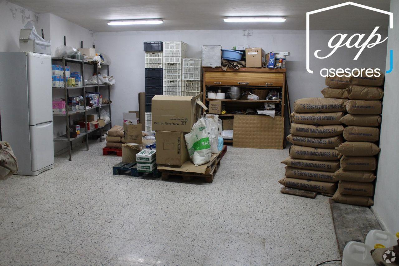Retail in Palomares del Campo, Cuenca for lease Interior Photo- Image 1 of 5