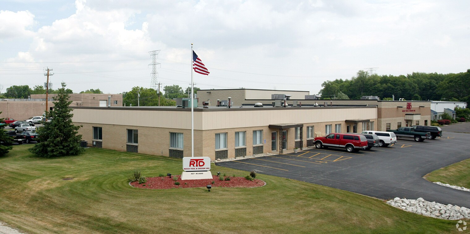 N57W14630 Shawn Cir, Menomonee Falls, WI for sale Building Photo- Image 1 of 1