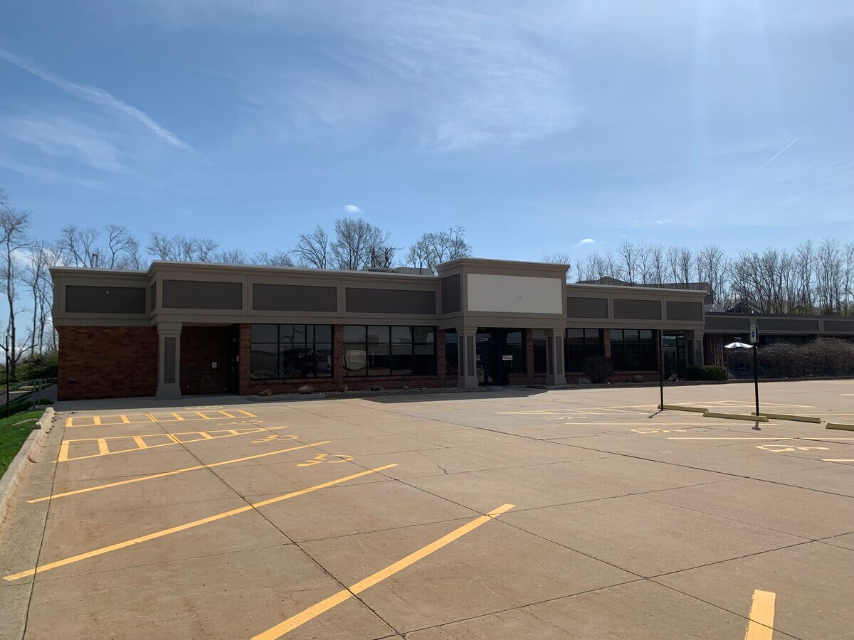 32013301 Armar Dr, Marion, IA 52302