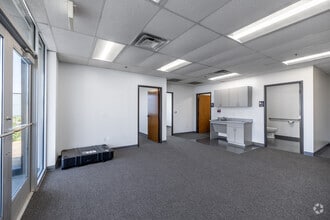 1810 Kelly Blvd, Carrollton, TX for lease Lobby- Image 2 of 14