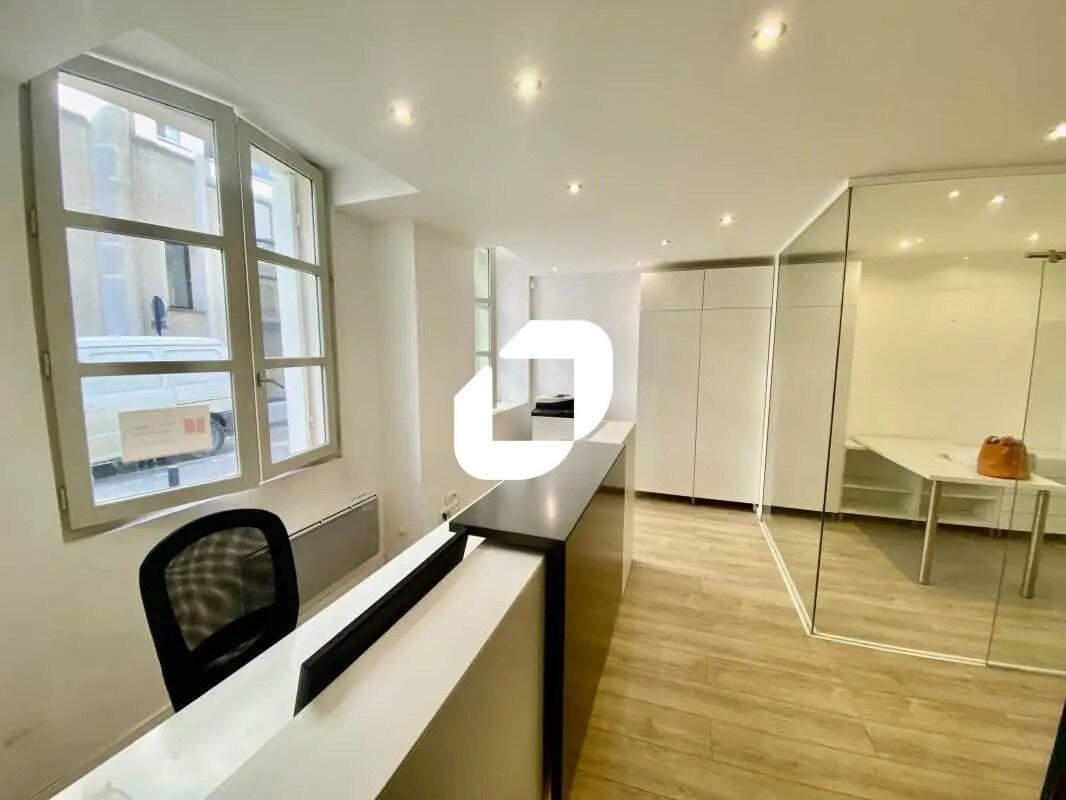 Office in Bordeaux for lease Interior Photo- Image 1 of 6