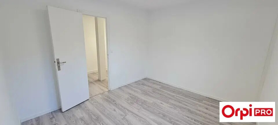 Office in Lamballe-Armor for lease - Interior Photo - Image 3 of 8