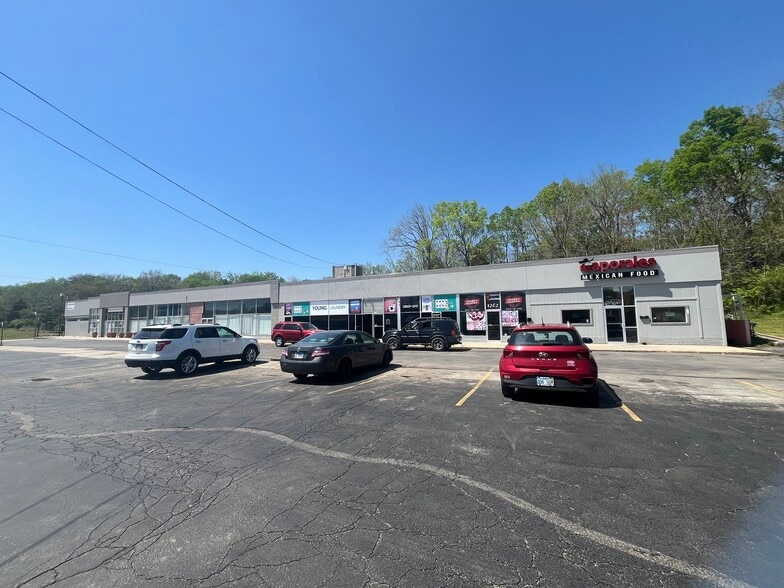 1260-1280 Merriam Ln, Kansas City, KS for lease - Building Photo - Image 1 of 6