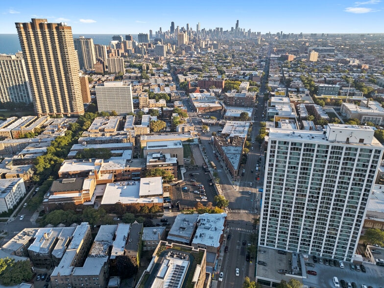 732 W Grace St, Chicago, IL for sale - Building Photo - Image 3 of 8