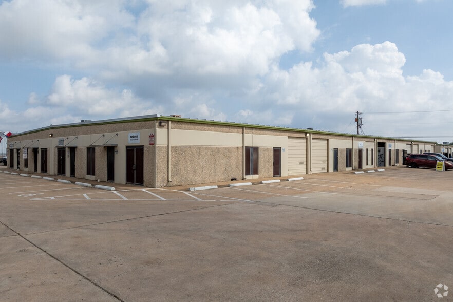 5214 Burleson Rd, Austin, TX for lease - Building Photo - Image 1 of 18