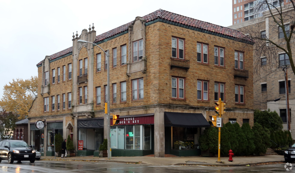 2000-2010 N Farwell Ave, Milwaukee, WI for lease - Primary Photo - Image 1 of 5