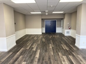 17 E 2nd Ave, Hutchinson, KS for lease Interior Photo- Image 2 of 2