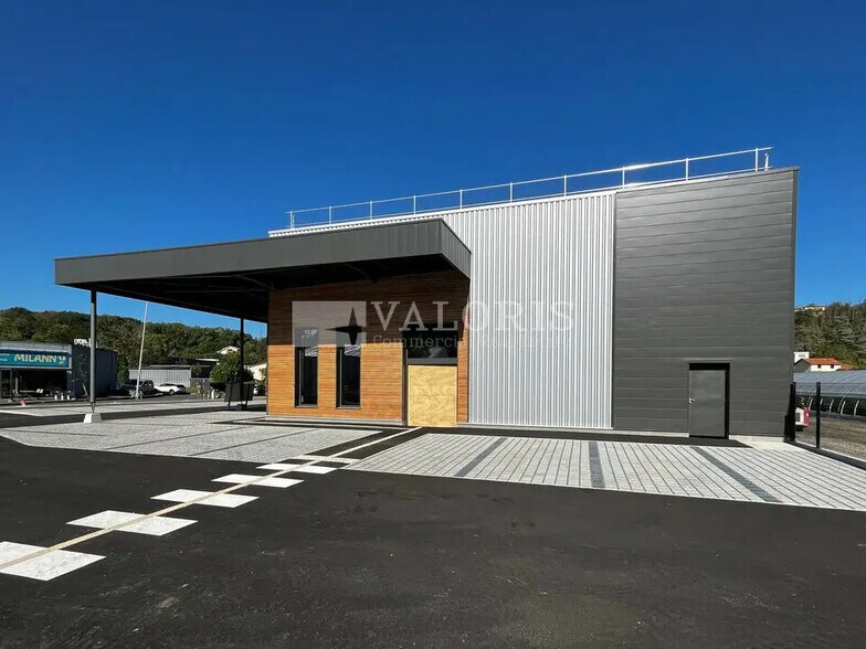 Retail in L'Arbresle for lease - Building Photo - Image 3 of 14