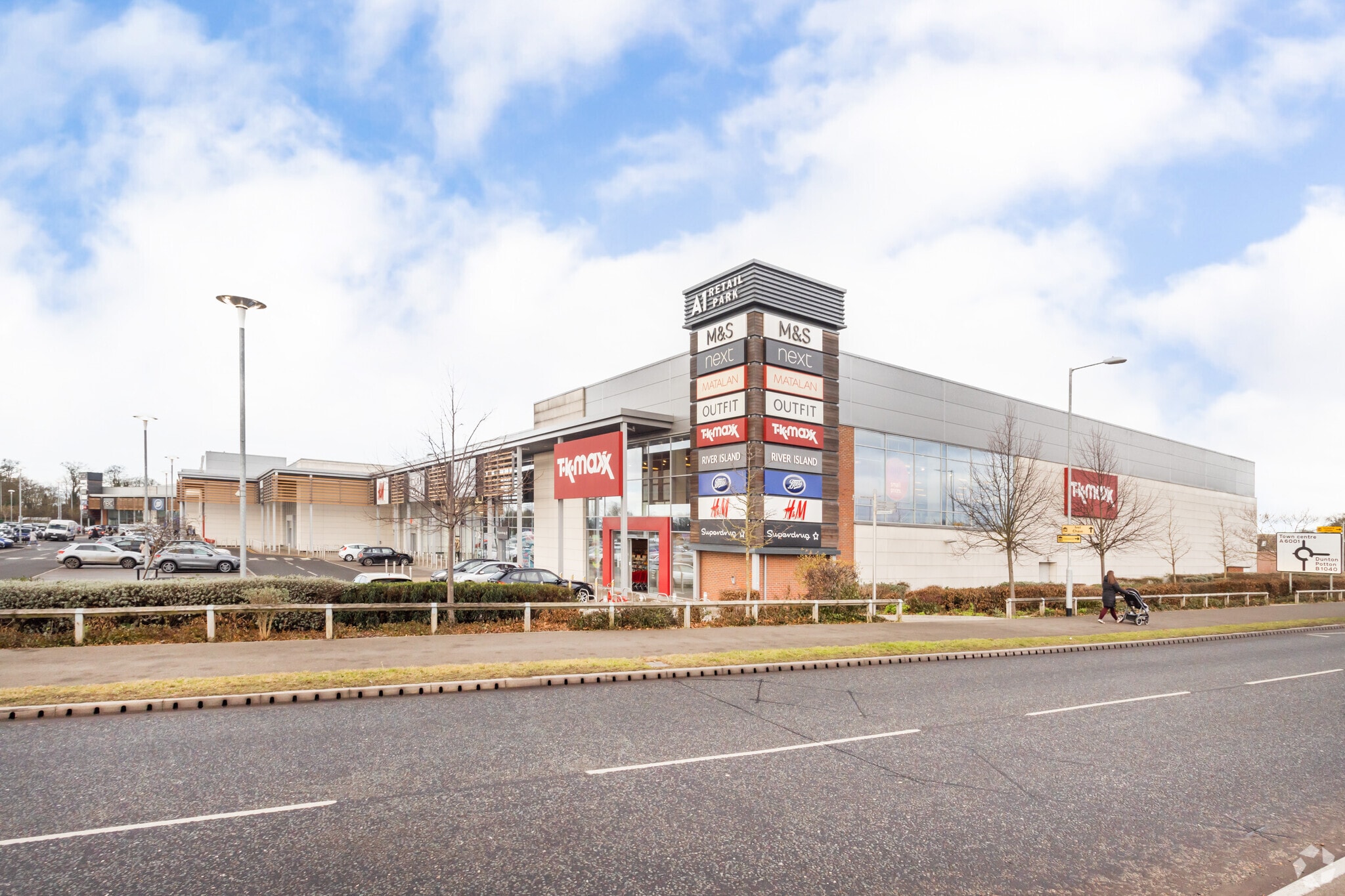 London Rd, Biggleswade for sale Primary Photo- Image 1 of 1