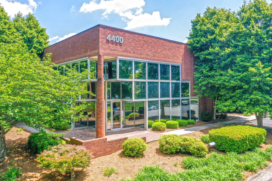 4400 Morris Park Dr, Mint Hill, NC for lease - Primary Photo - Image 1 of 15