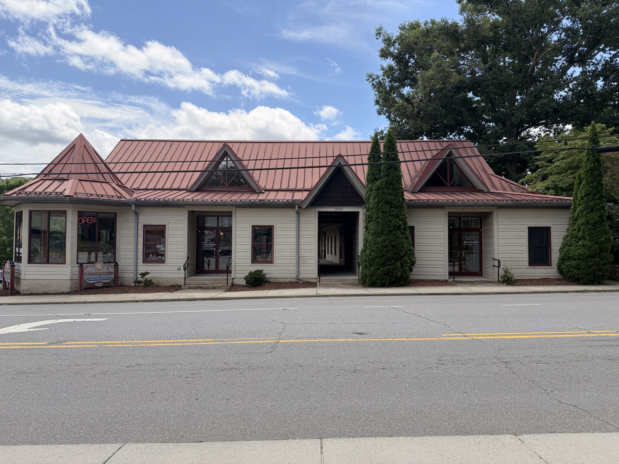 206 E State St, Black Mountain, NC for lease Interior Photo- Image 1 of 7